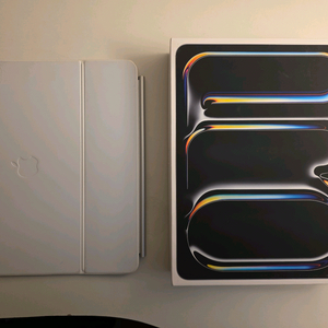 아이패드프로 m4 13인치 256 wifi 애케플 + 정품 매직키보드 이미지