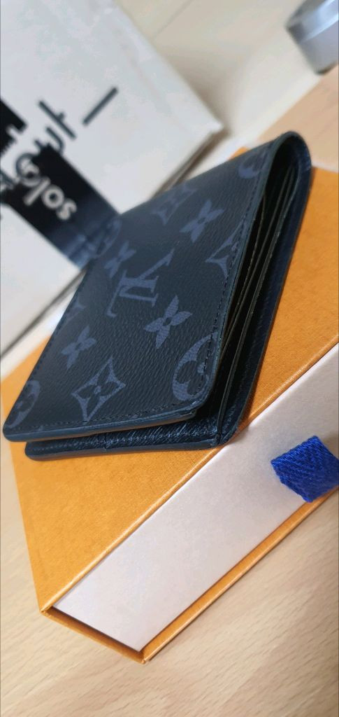 루이비통 이클립스 반지갑 정품S급(감정O)구찌프라다루이비통디올고야드샤넬셀린느보테가생로랑발렌시아가버버리가방 이미지