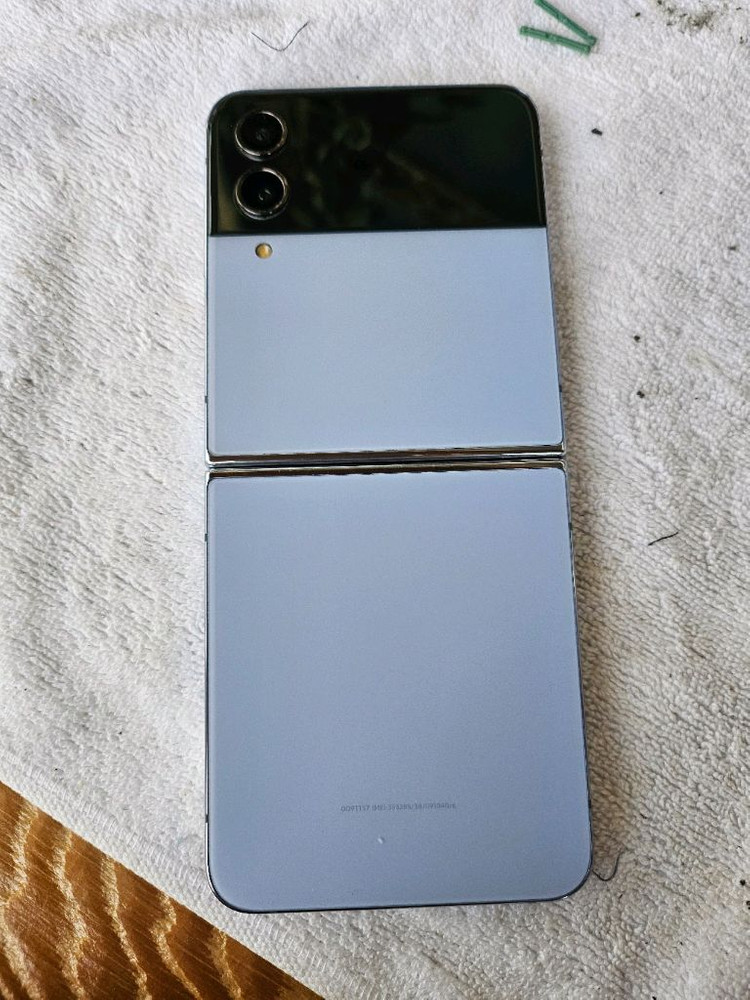 겔럭시Z플립4 라벤드 128GB 이미지