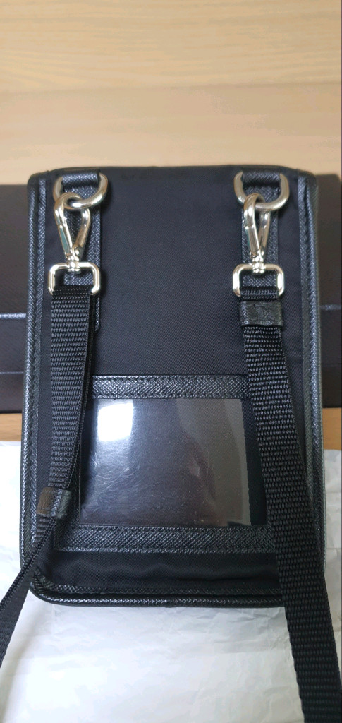 프라다 폰홀더백/크로스백/미니백 정품S급(보증서O)구찌프라다루이비통디올고야드샤넬셀린느보테가생로랑발렌시아가버버리가방 이미지