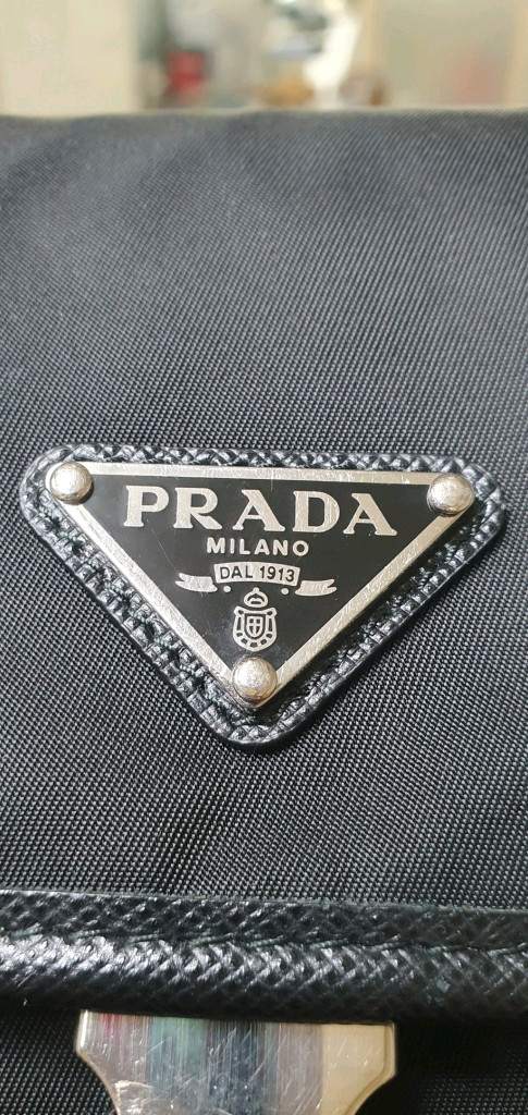 프라다 폰홀더백/크로스백/미니백 정품S급(보증서O)구찌프라다루이비통디올고야드샤넬셀린느보테가생로랑발렌시아가버버리가방 이미지