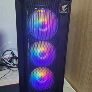 고성능 게이밍 PC 본체 이미지