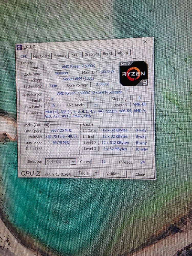 고성능 게이밍 PC 본체 이미지