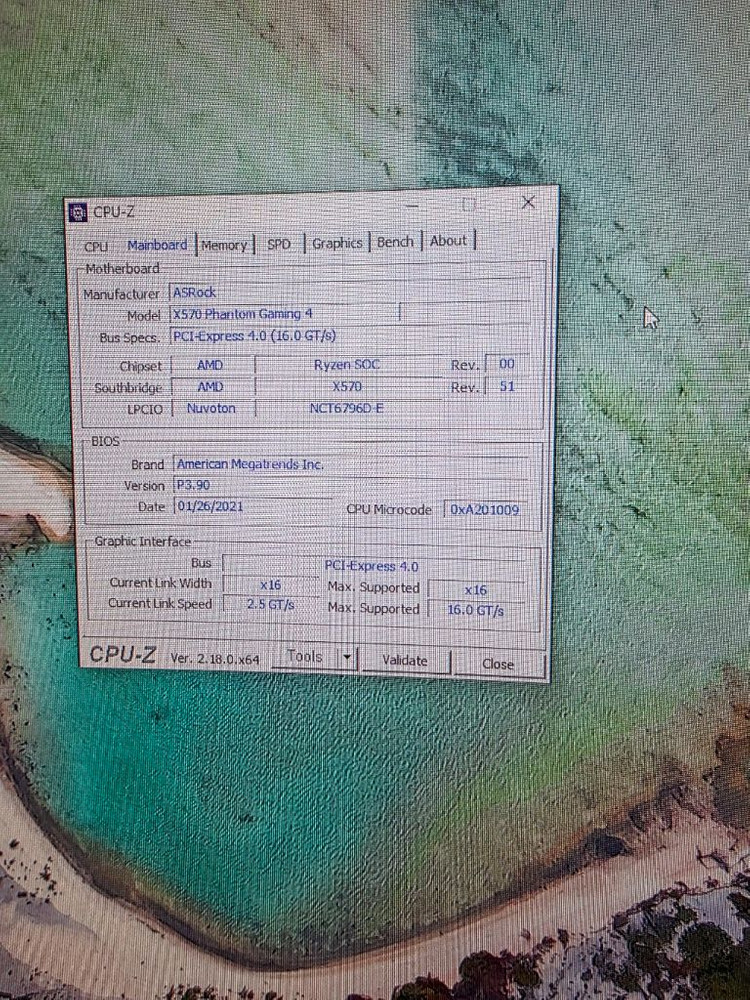고성능 게이밍 PC 본체 이미지