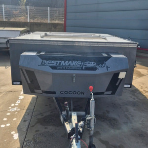 캠핑 트레일러 이미지