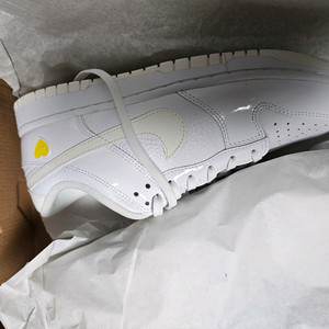 나이키 덩크 로우 발렌타인 W250 화이트 이미지