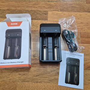 (3천원)리튬이온 배터리충전기 16340 18650 26650 32650 이미지