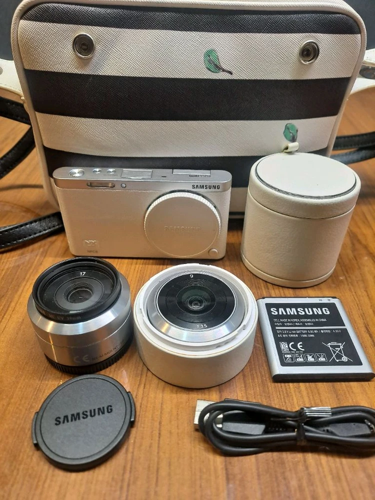 삼성 NX미니 9mm, 17mm 렌즈세트 - 안심되는 중고거래