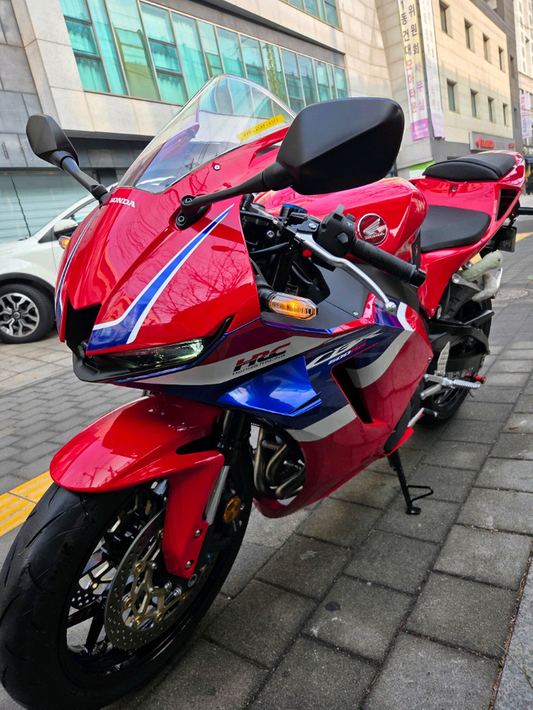25년식 혼다 CBR600RR 팝니다. 이미지