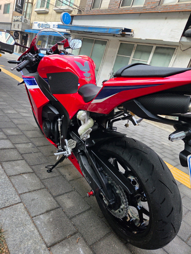 25년식 혼다 CBR600RR 팝니다. 이미지