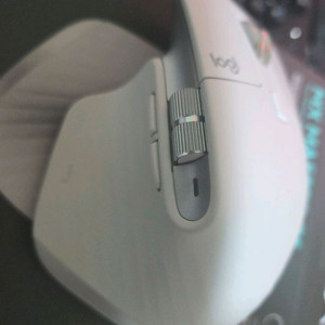 로지텍 mx master 3s마우스 팝니다.9만 이미지