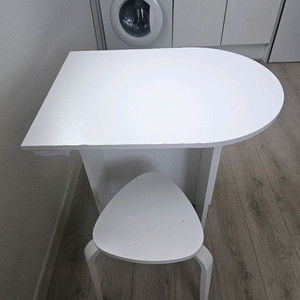 접이식 식탁 의자 세트 이미지