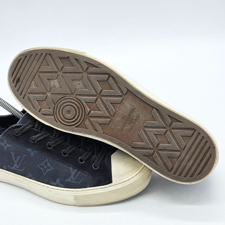 루이비통 X 프라그먼트 모노그램 타투 스니커즈 (7 1/2) 이미지