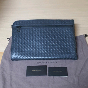 보테가베네타 클러치백 투지퍼 정품S급(감정O)구찌프라다루이비통디올고야드샤넬셀린느보테가생로랑발렌시아가버버리가방 이미지