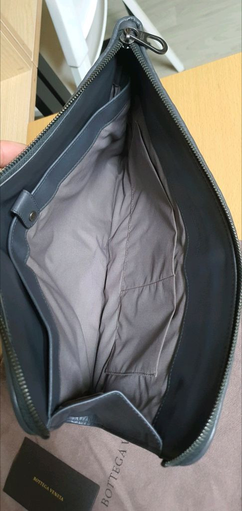 보테가베네타 클러치백 투지퍼 정품S급(감정O)구찌프라다루이비통디올고야드샤넬셀린느보테가생로랑발렌시아가버버리가방 이미지