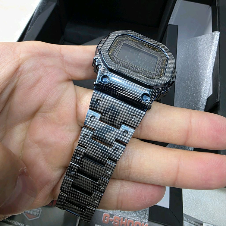 미착용 새제품!! 지샥 GMW-B5000TCF 티탄 블루카모판매합니다 이미지