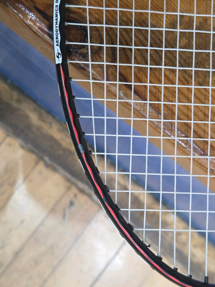 레드썬 쉐이프 01 검정색 배드민턴 라켓 이미지