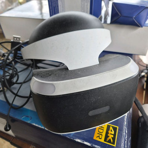 게임 콘솔 플스4프로 + VR 헤드셋 세트 이미지