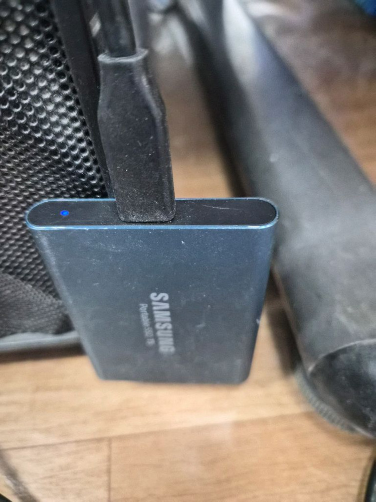 게임 콘솔 플스4프로 + VR 헤드셋 세트 이미지