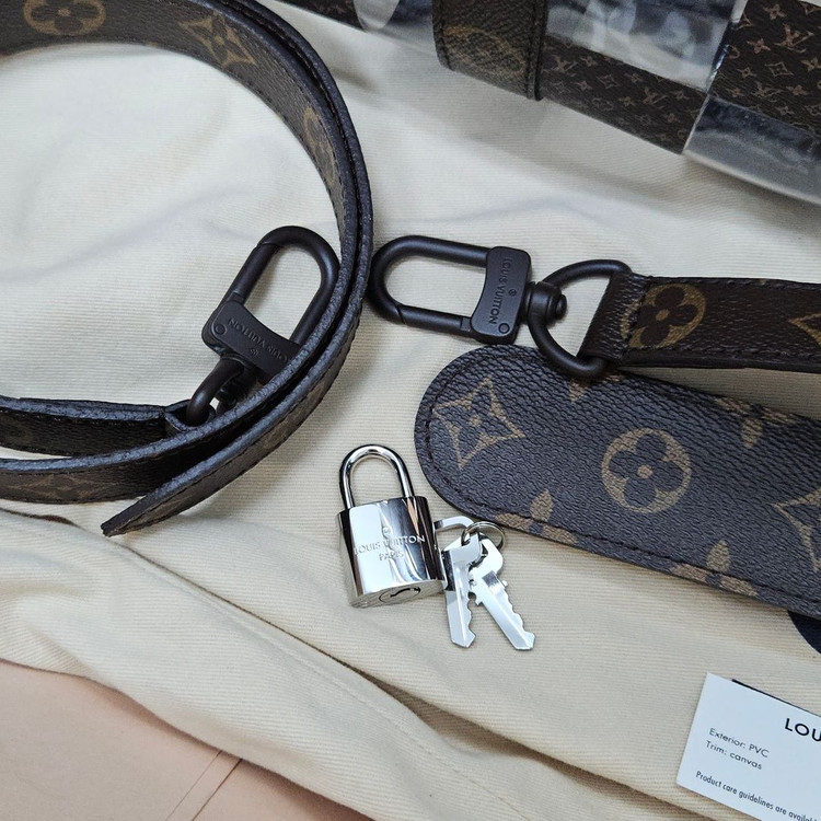 [미사용/새상품] 루이비통 모노그램 체스 키폴 55 이미지