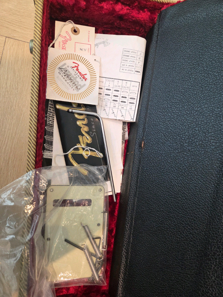 펜더 usa 디럭스 sss기타 판매 이미지