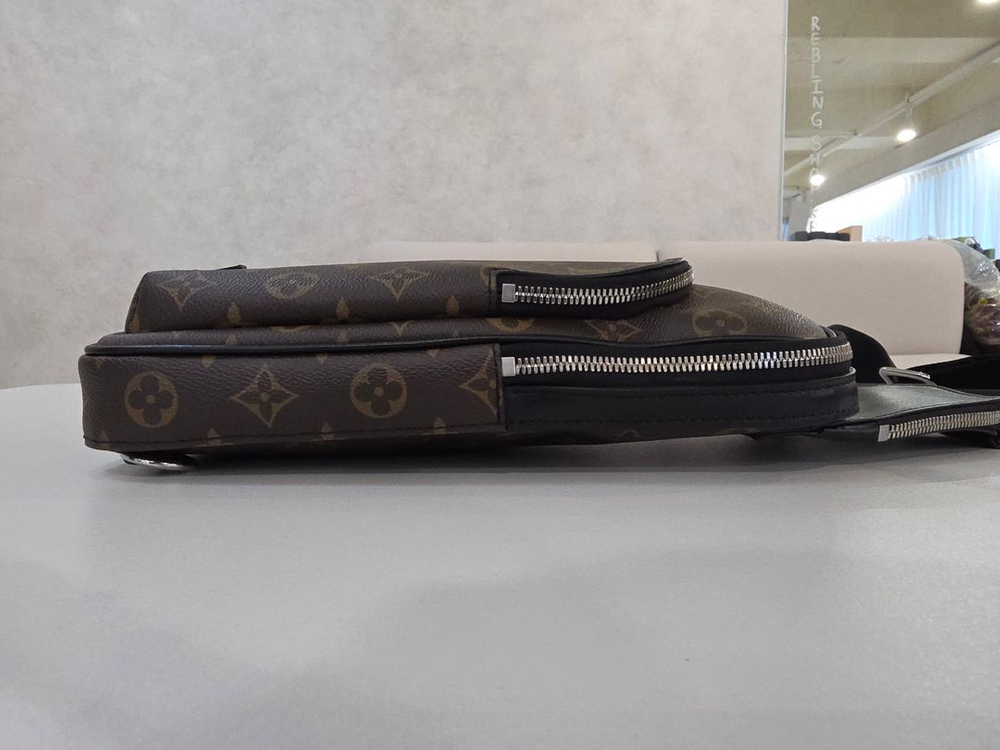 루이비통 에비뉴 슬링백 NM 모노그램 마카사 M46327 이미지