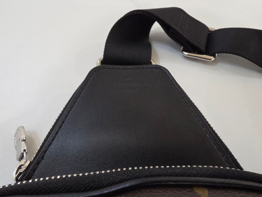 루이비통 에비뉴 슬링백 NM 모노그램 마카사 M46327 이미지