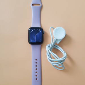 애플워치SE 40MM(A2351) 깨끗한 제품 판매합니다 이미지