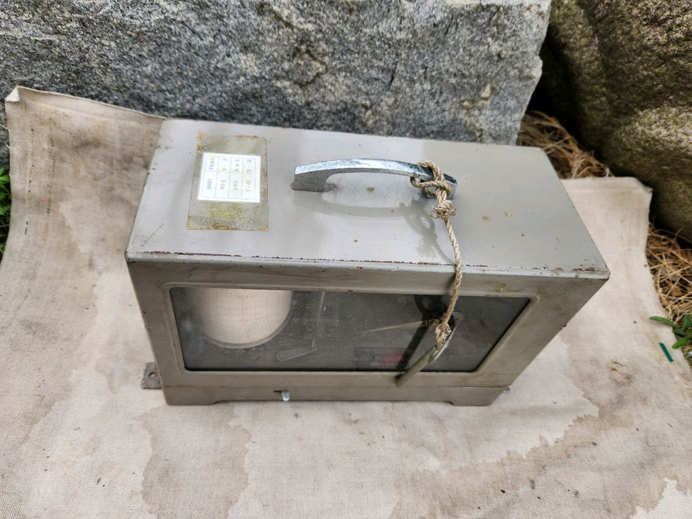 일본 빈티지 기상관측장비 자기기압계(Richard type barograph) 이미지