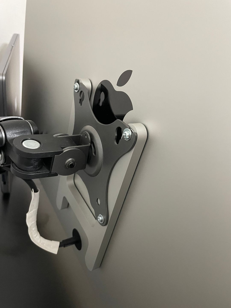 스튜디오 디스플레이 VESA + 애케플 이미지