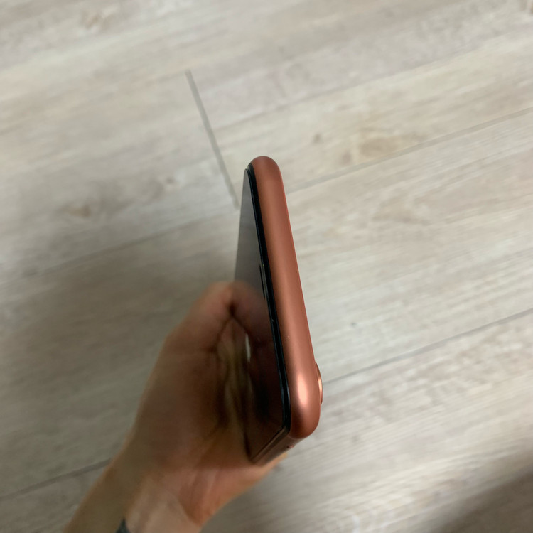 아이폰 XR 코랄 128기가 이미지