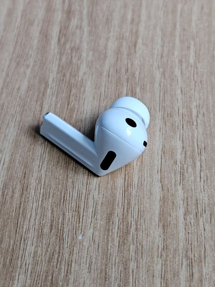 갤럭시 버즈3프로 화이트 오른쪽 유닛 이미지