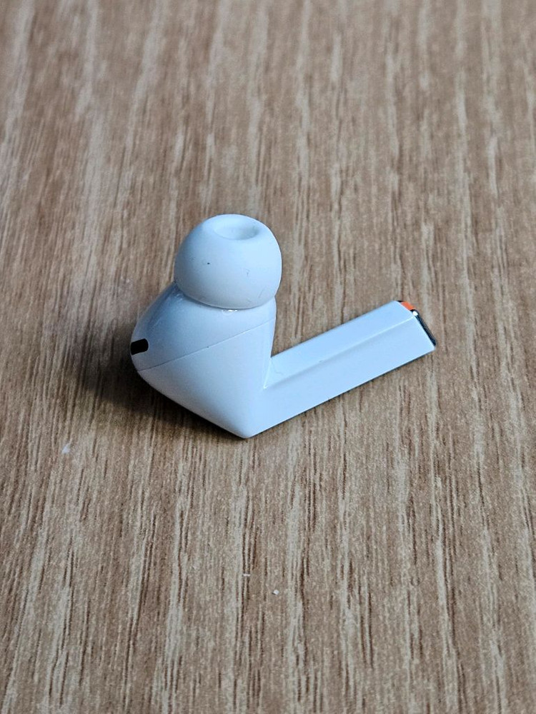 갤럭시 버즈3프로 화이트 오른쪽 유닛 이미지