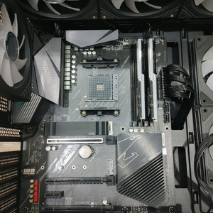 기가바이트 B550 AORUS ELITE AMD 메인보드 이미지