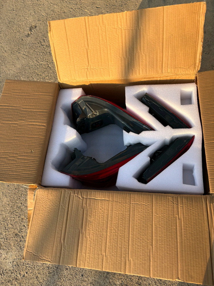 bmw 520d g30 순정 테일램프 세트 이미지