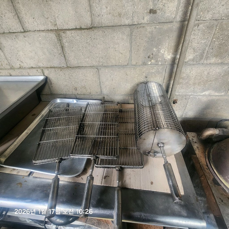 숯불 바베큐 기계 회전구이 이미지