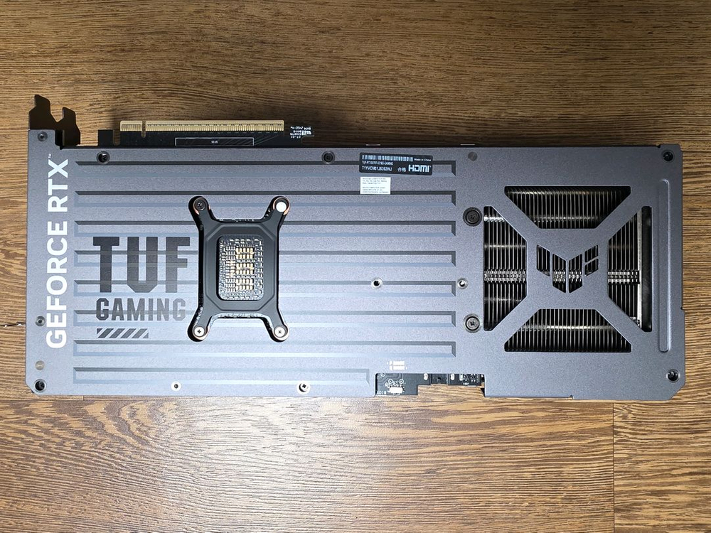 ASUS TUF 5070ti 그래픽카드 이미지