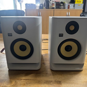 KRK ROKIT 5 G4 1조 이미지