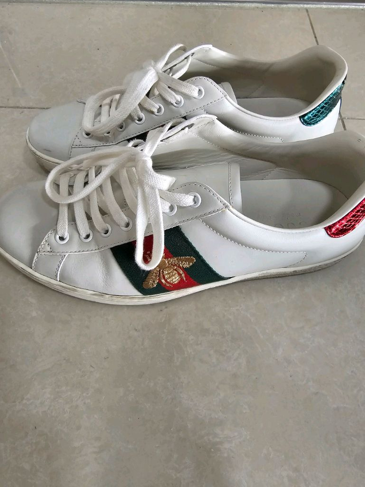 구찌 꿀벌 스니커즈 7사이즈 팝니다 이미지