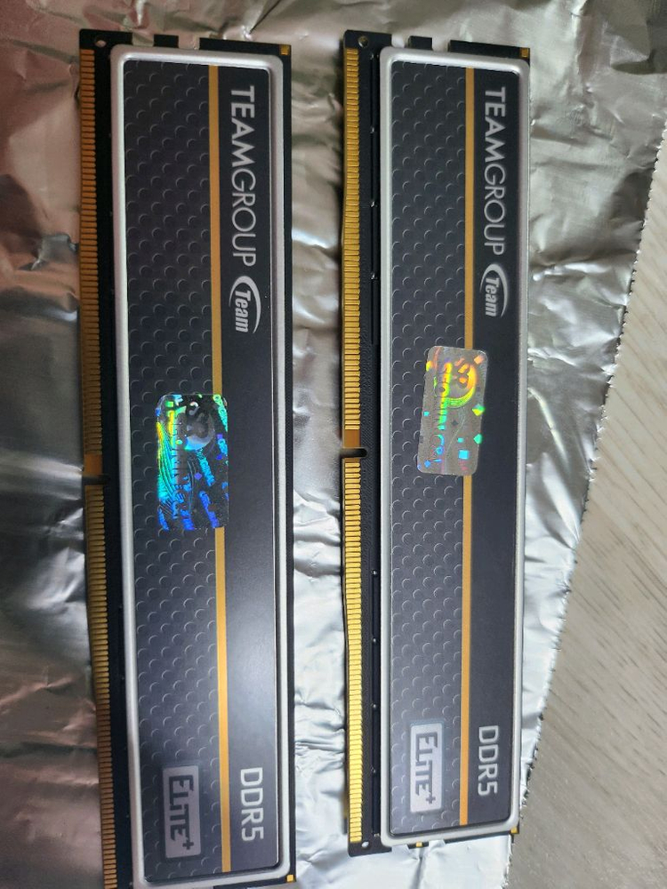 9800X3D 5080 조립PC +32인치QHD 모니터 이미지