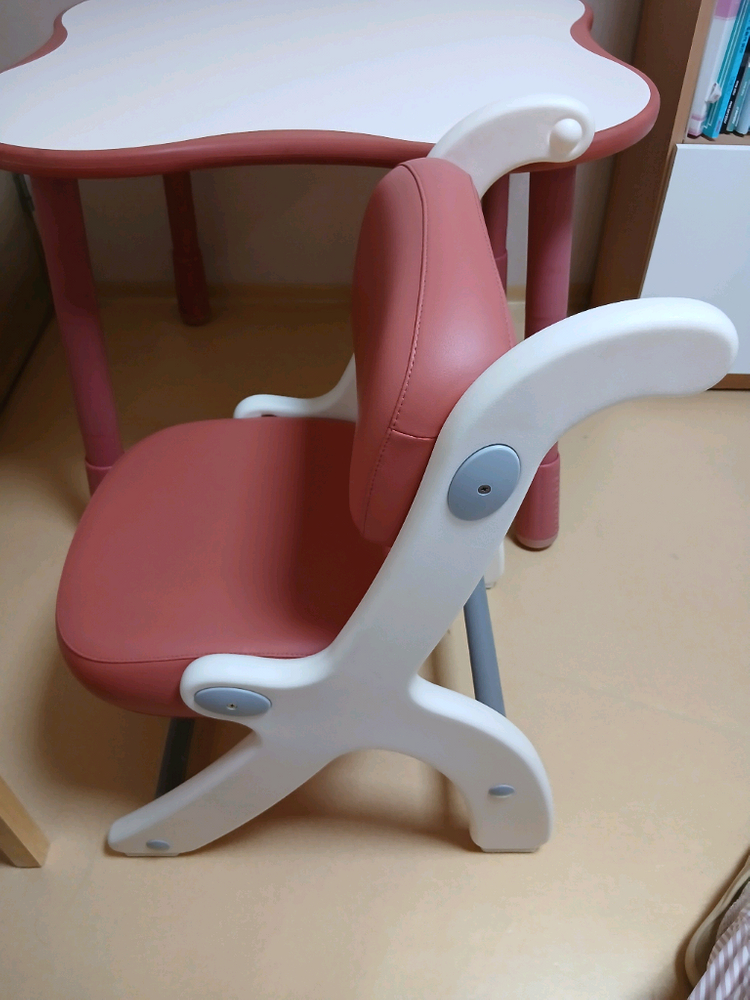 높이 조절 일룸 클로버 그로우잉 책방+ 피코 의자 이미지