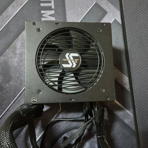 시소닉 850W 골드 세미모듈러 파워서플라이 이미지