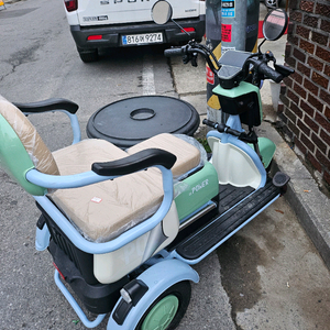 브라늄세발전기스쿠터 이미지