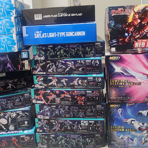 미개봉 건담 프라모델 일괄 판매 (pg언리쉬드 뉴건담, 지쿠악스,mgsd)130만원 이미지