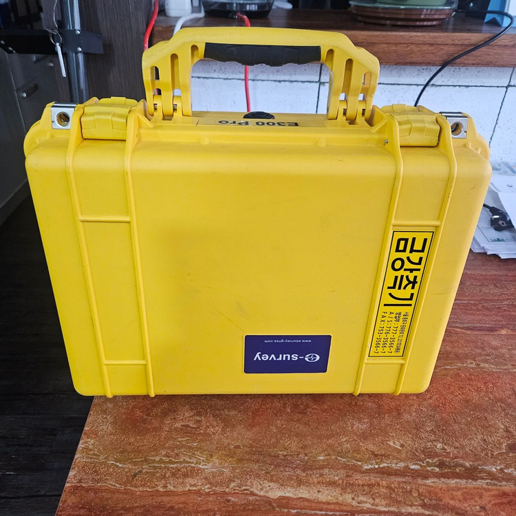 GPS 측량기 세트 e-survey e300 pro 이미지