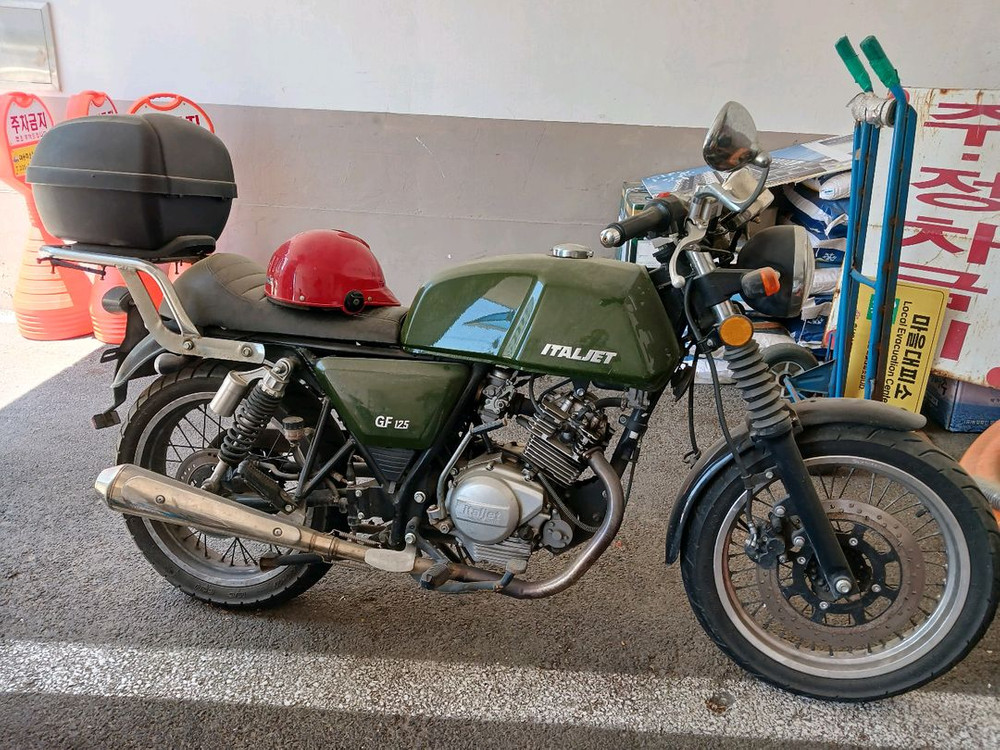 이탈젯 그리폰 125 오토바이 (18년식 / 9,600km / 상태 최상 / 서류완비) 이미지