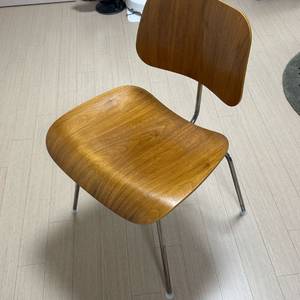 허먼밀러 dcm 임스체어 빈티지 이미지