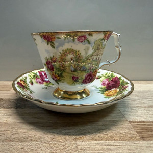 로얄알버트 올드컨트리로즈가든 셀레브레이션 잔 & 올드컨트리 소서Royal Albert Old Country Rose 이미지