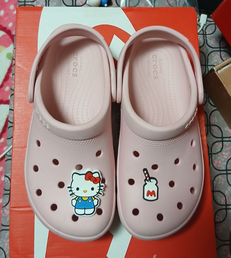 크록스정품 J2 210 키티 지비츠포함 이미지
