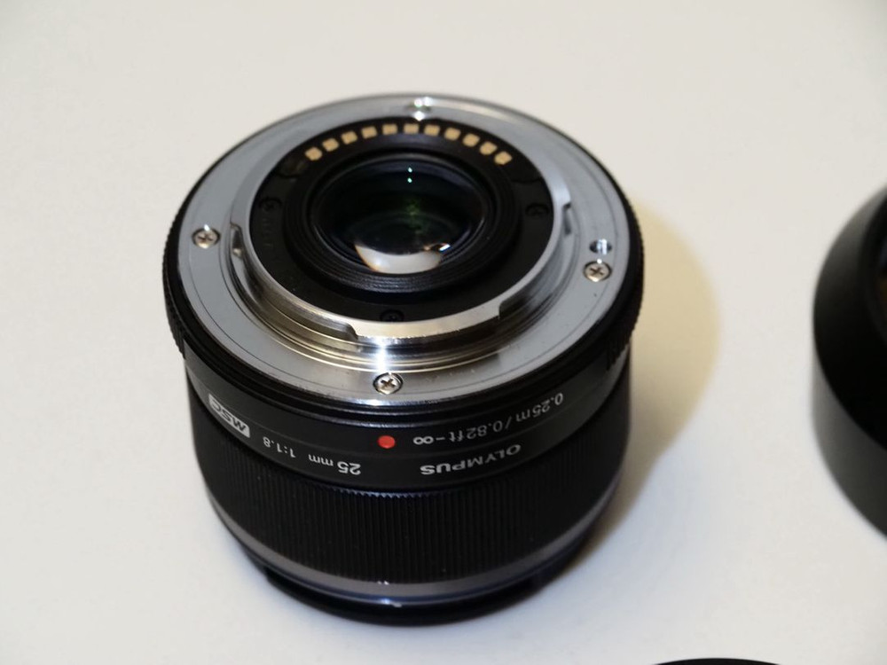 올림푸스 25mm f1.8 풀박스 이미지